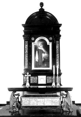 Olt sv. Rafaela v Czern, v nm je pohbeno jeho tlo